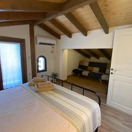 Martinis House Σπίτι διακοπών *